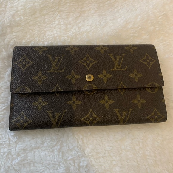 Authentic Louis Vuitton Long Wallet - Picture 9 of 10